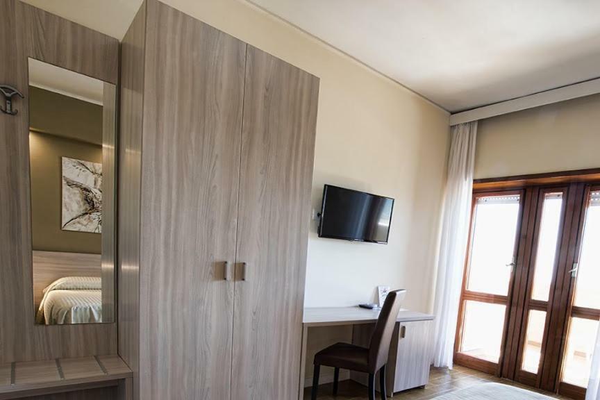 Hotel Scacciapensieri Nettuno Exterior foto