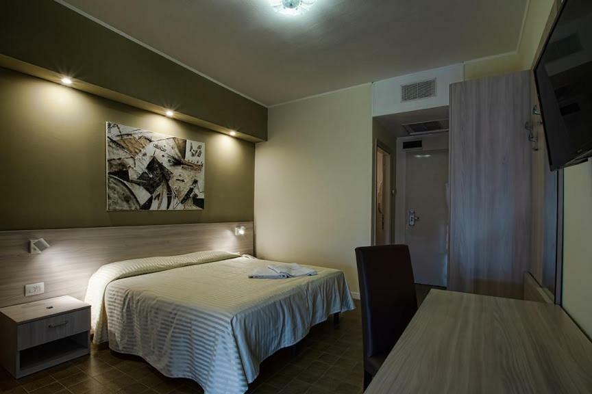 Hotel Scacciapensieri Nettuno Exterior foto