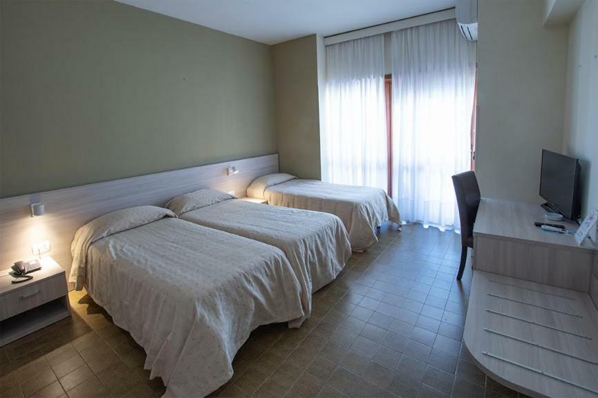 Hotel Scacciapensieri Nettuno Exterior foto