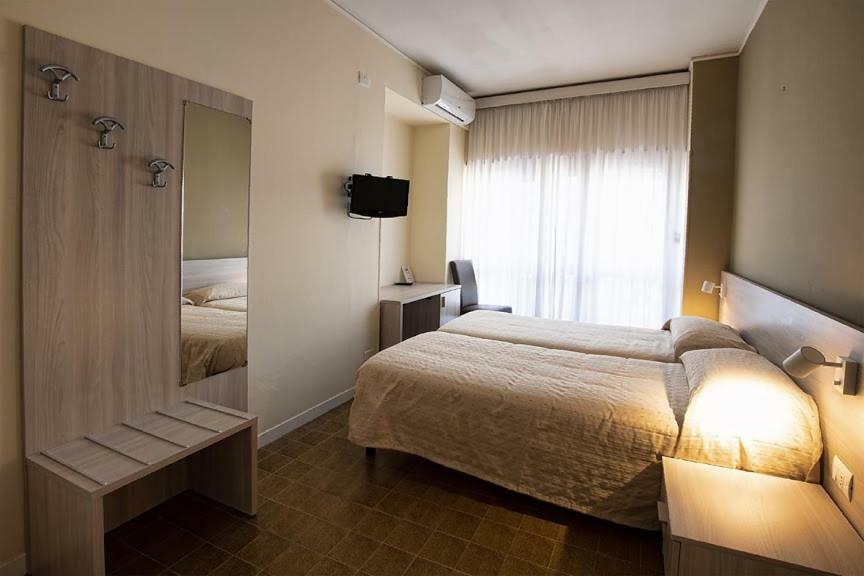 Hotel Scacciapensieri Nettuno Exterior foto